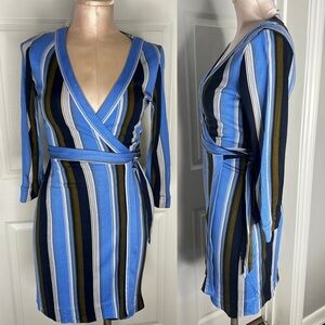 Diane Von Furstenberg 100% Silk Wrap Blue Striped Dress Sz 2